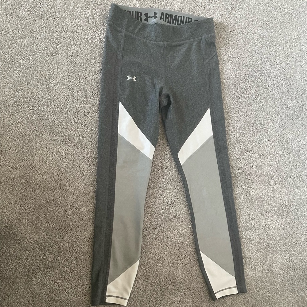 Under armour ankle length leggings. Size small